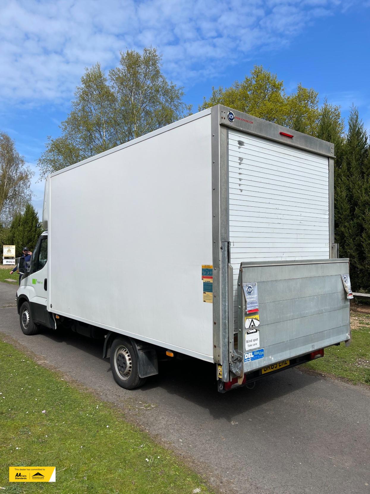 IVECO Daily 2.3 LUTON VAN WITH TAIL LIFT 3.5T